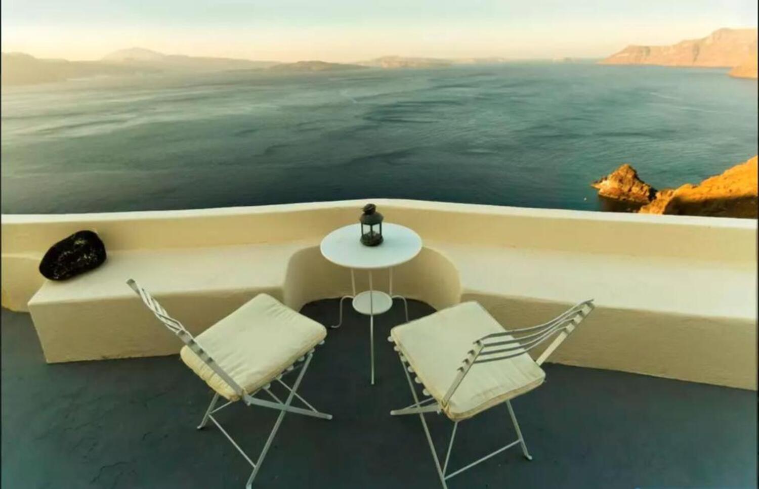 Hanging At The Top Of The World Appartement Oía Buitenkant foto